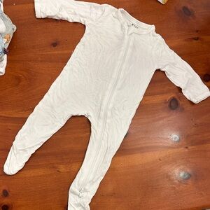 Kyte Baby White Zipper Pajamas